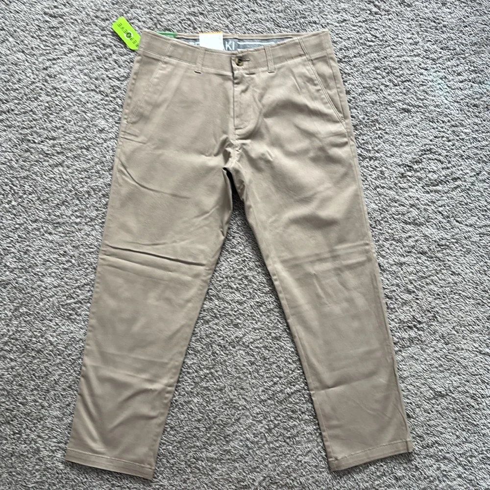 Haggar Men's Life Khaki Comfort Chino Flat Front Pant, Medium Khaki, 33x30